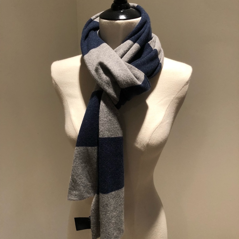 Pure Amici cashmere scarf